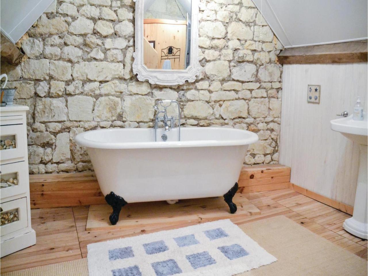 Two-Bedroom Holiday Home Chinon With A Fireplace 05 Δωμάτιο φωτογραφία